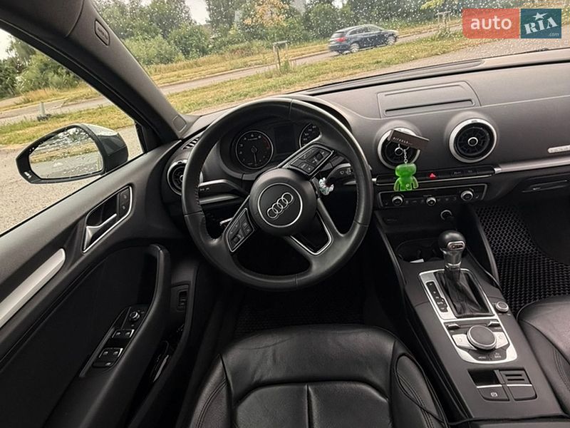 Седан Audi A3 2019 в Львові