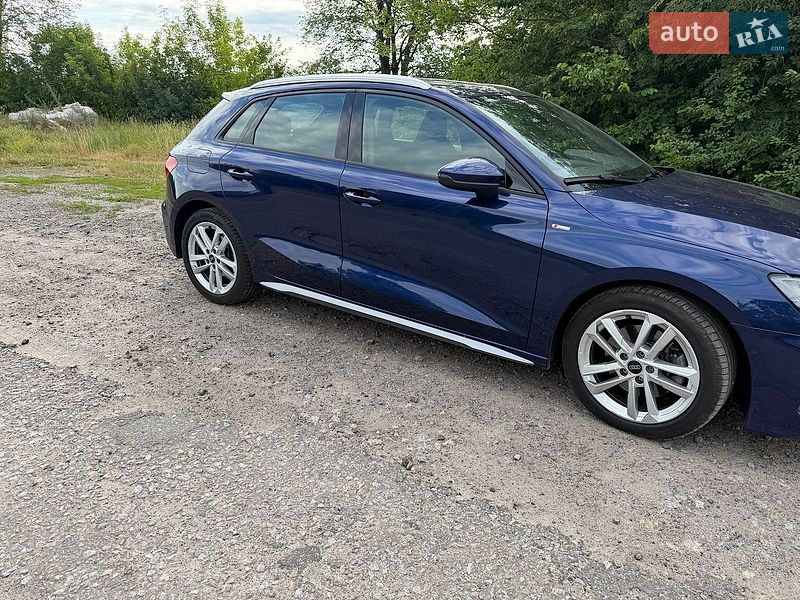Хэтчбек Audi A3 2023 в Казатине