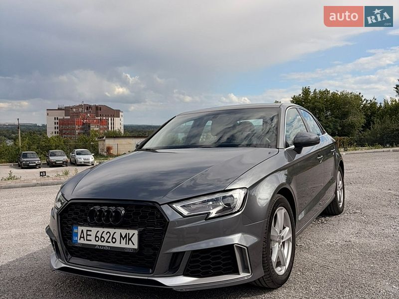 Седан Audi A3 2019 в Днепре