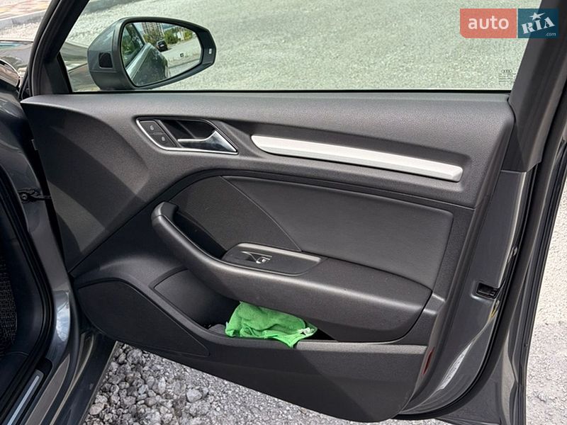 Седан Audi A3 2019 в Днепре