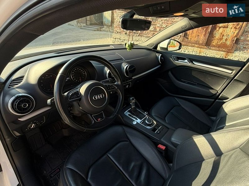 Седан Audi A3 2015 в Львове