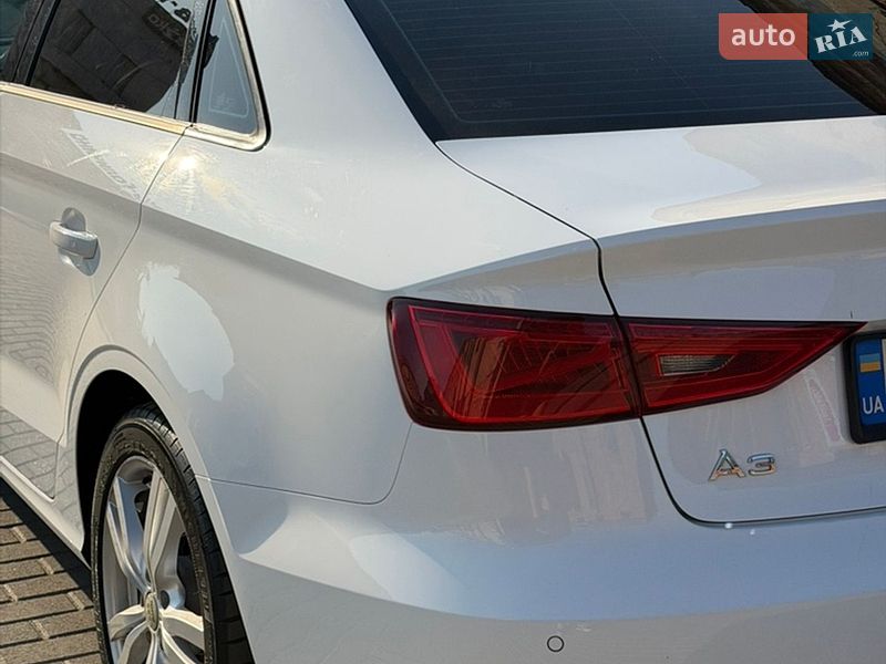 Седан Audi A3 2015 в Львове
