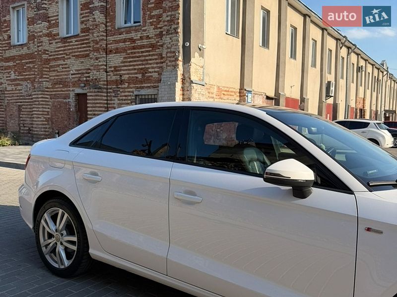 Седан Audi A3 2015 в Львове