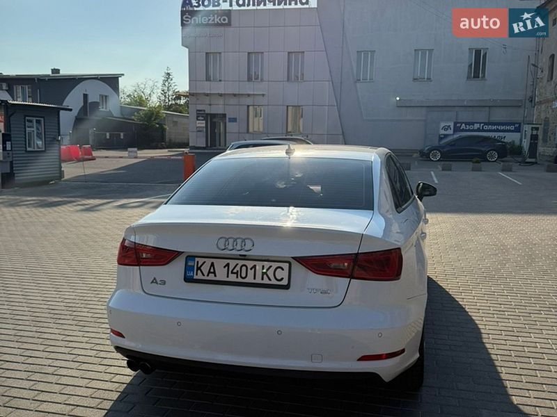 Седан Audi A3 2015 в Львове
