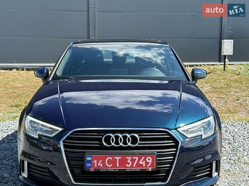 Седан Audi A3 2017 в Львове