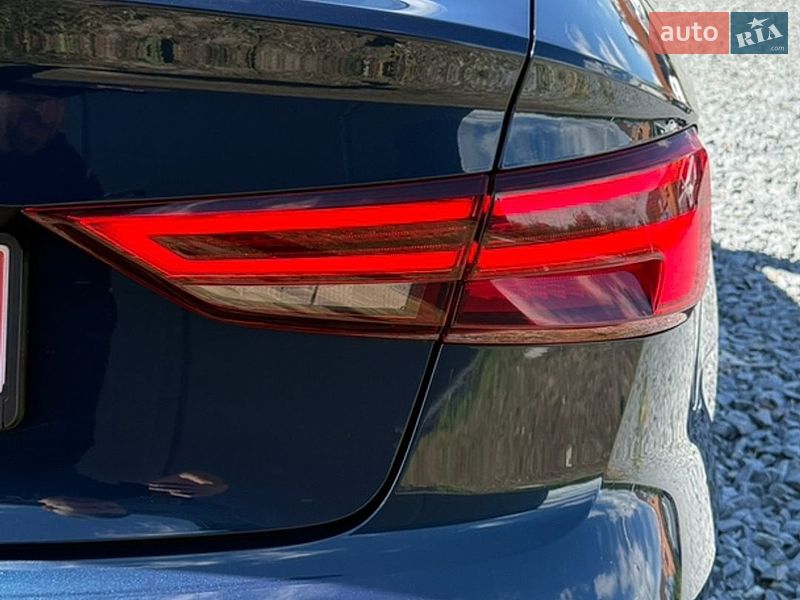 Седан Audi A3 2017 в Львове