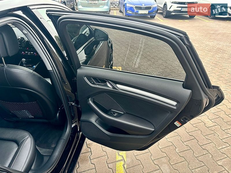 Седан Audi A3 2018 в Киеве
