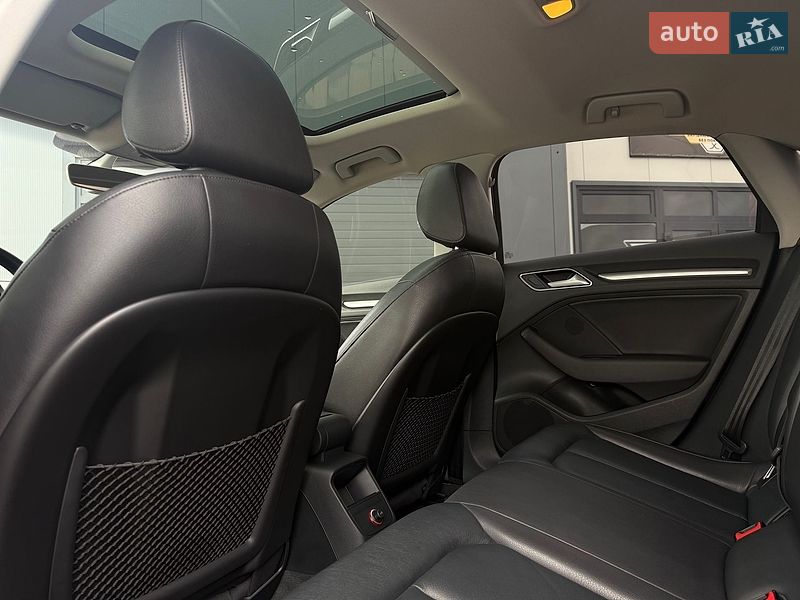 Седан Audi A3 2016 в Мукачево