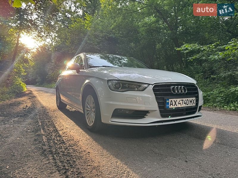 Седан Audi A3 2016 в Киеве