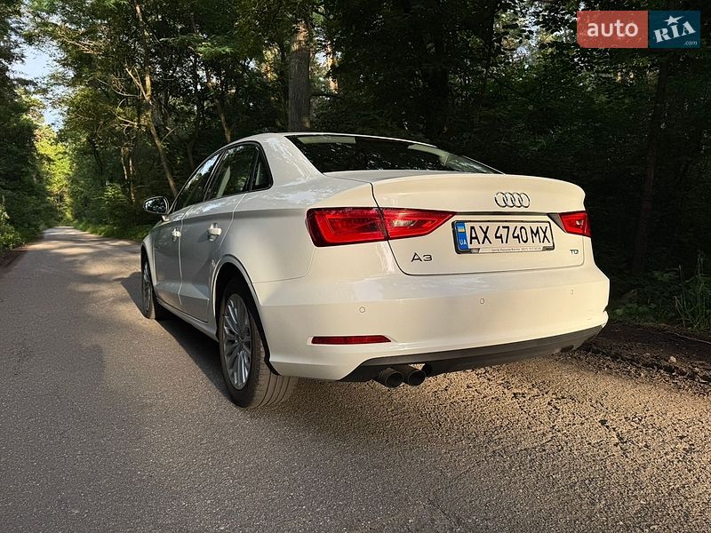 Седан Audi A3 2016 в Киеве