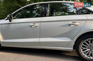 Седан Audi A3 2016 в Киеве