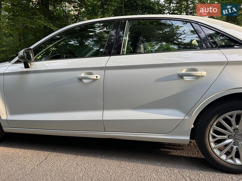 Седан Audi A3 2016 в Киеве