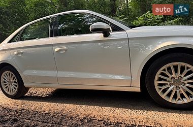 Седан Audi A3 2016 в Киеве