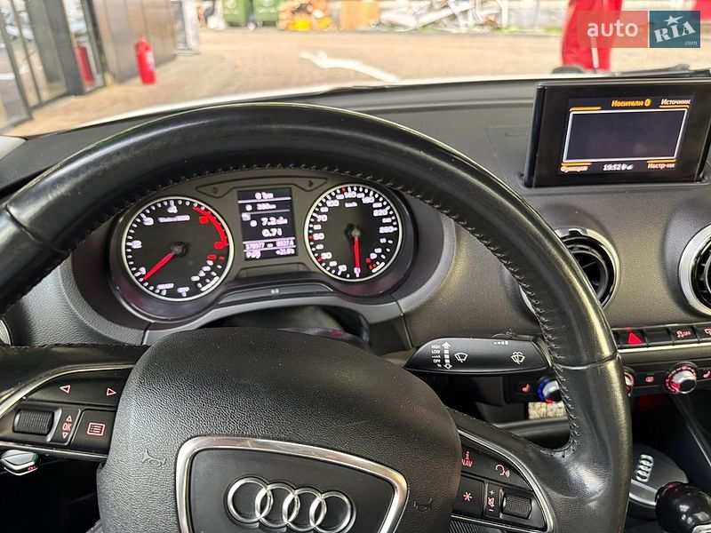 Седан Audi A3 2016 в Киеве