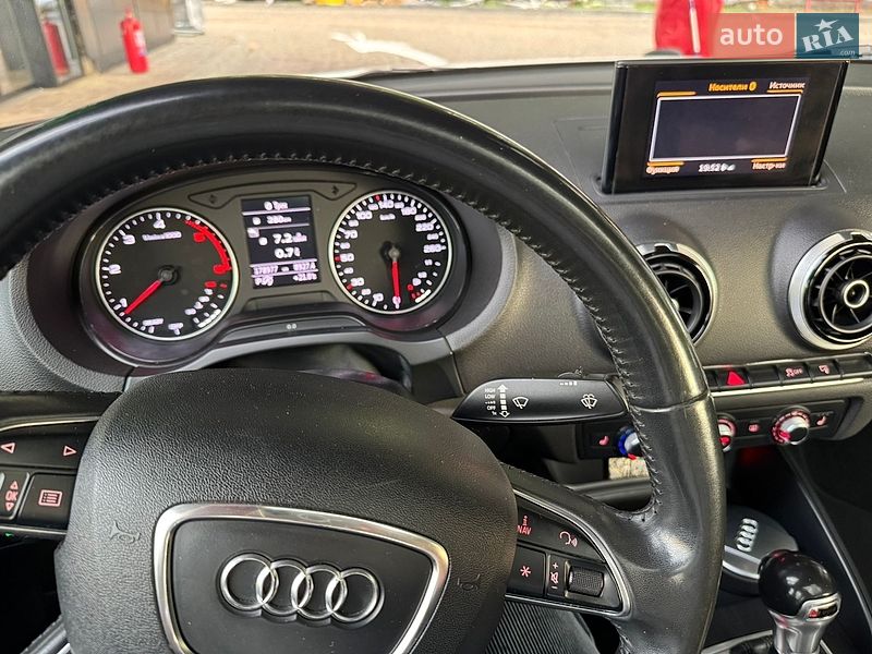 Седан Audi A3 2016 в Киеве