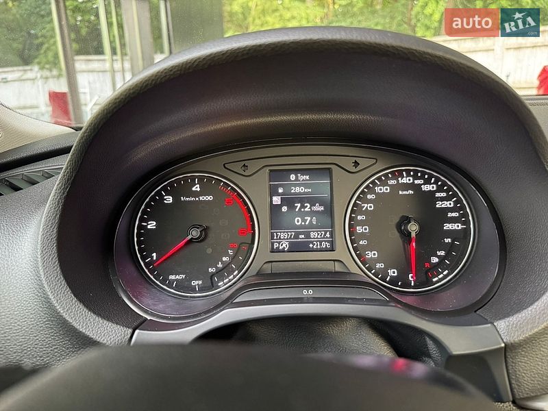 Седан Audi A3 2016 в Киеве
