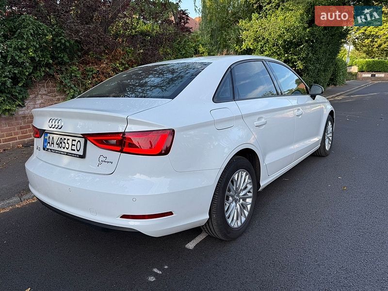 Седан Audi A3 2016 в Києві