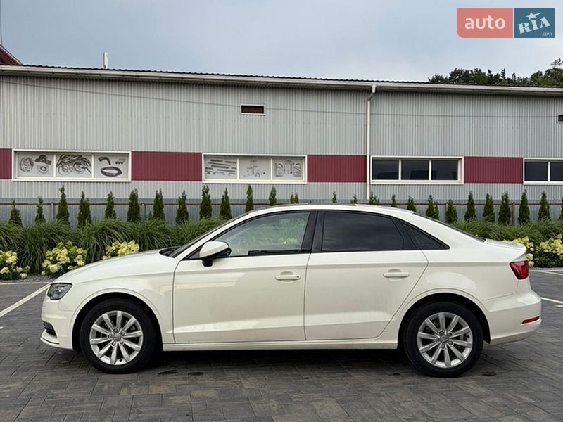 Седан Audi A3 2014 в Луцке