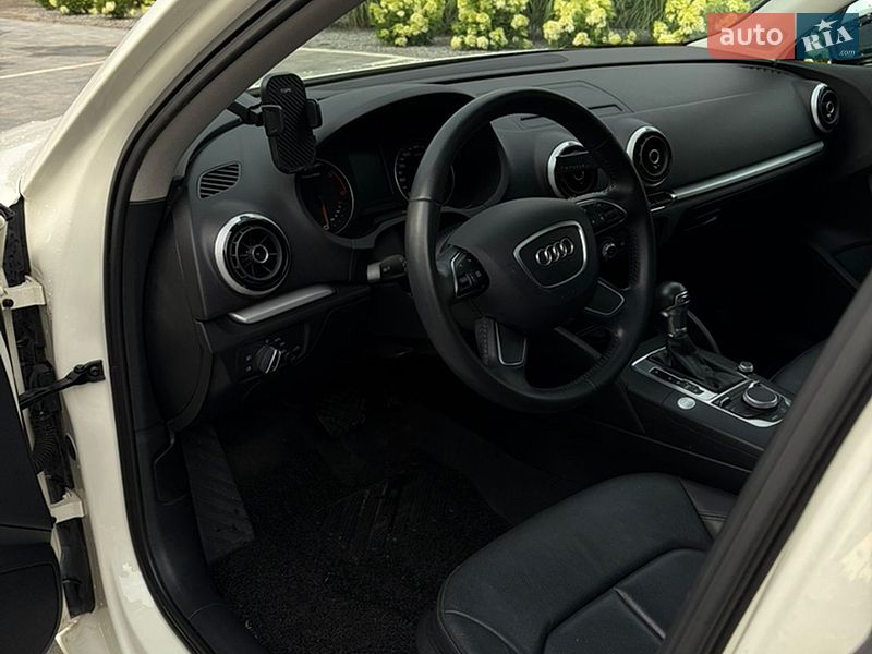 Седан Audi A3 2014 в Луцке