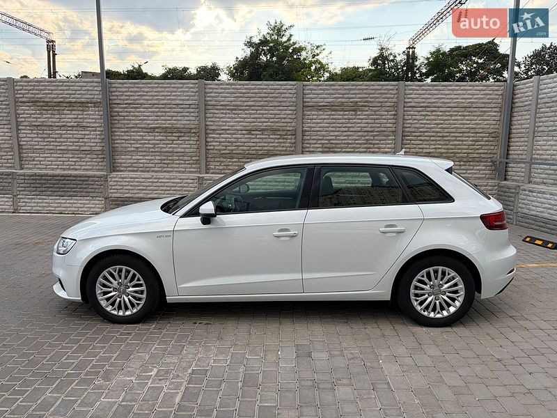 Хетчбек Audi A3 2018 в Одесі фото 3 Хетчбек Audi A3 2018 в Одесі