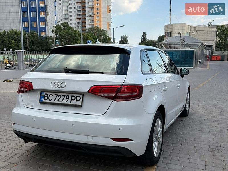 Хетчбек Audi A3 2018 в Одесі фото 5 Хетчбек Audi A3 2018 в Одесі