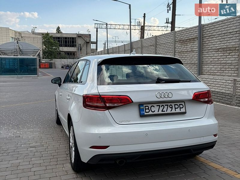 Хетчбек Audi A3 2018 в Одесі фото 6 Хетчбек Audi A3 2018 в Одесі