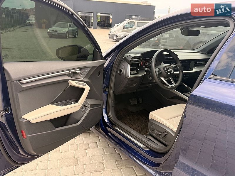 Седан Audi A3 2022 в Львові