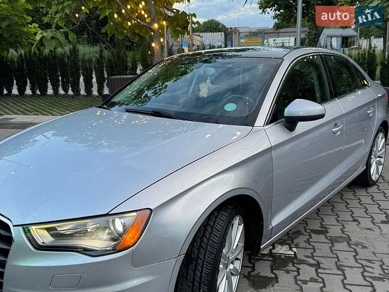 Седан Audi A3 2015 в Чернівцях