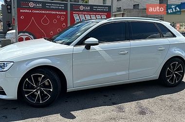 Хетчбек Audi A3 2016 в Києві