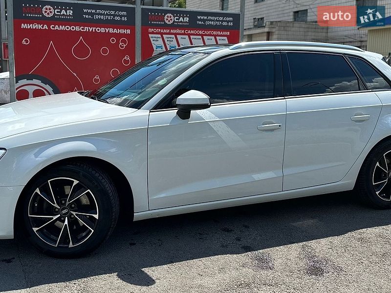 Хетчбек Audi A3 2016 в Києві