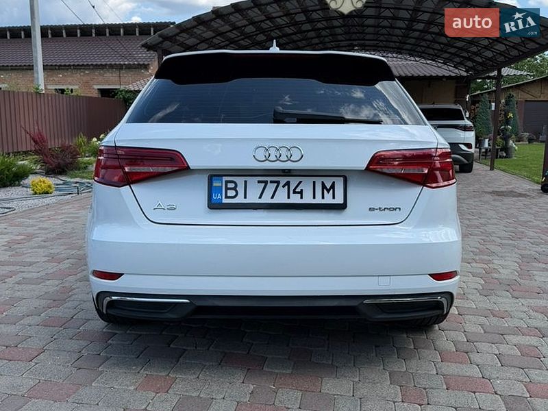 Хэтчбек Audi A3 2017 в Полтаве