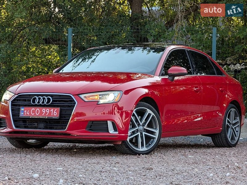 Седан Audi A3 2016 в Дрогобыче