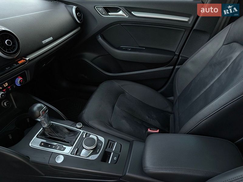 Седан Audi A3 2016 в Дрогобичі