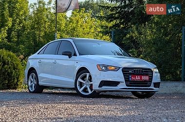 Седан Audi A3 2016 в Дрогобыче
