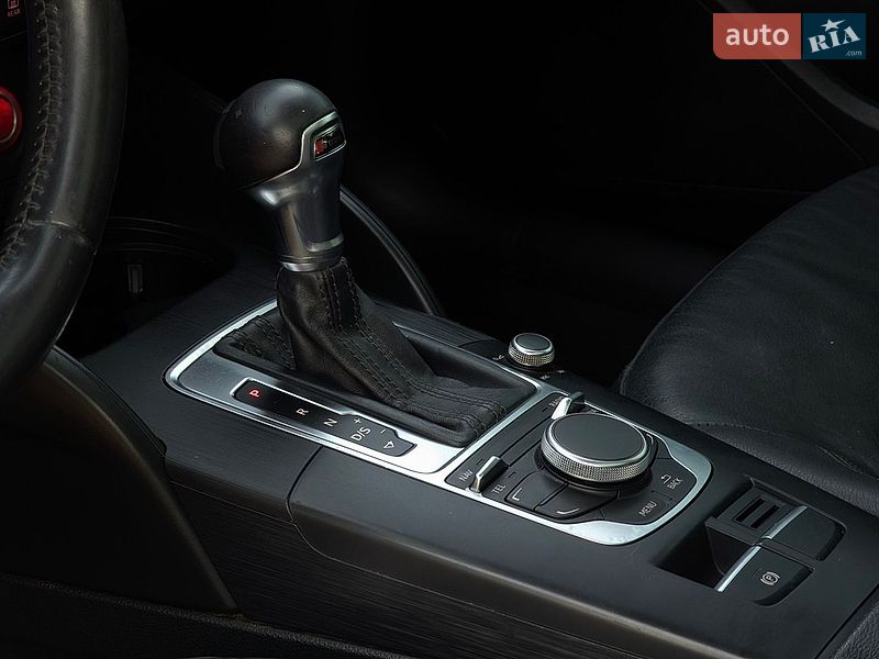 Седан Audi A3 2016 в Дрогобыче