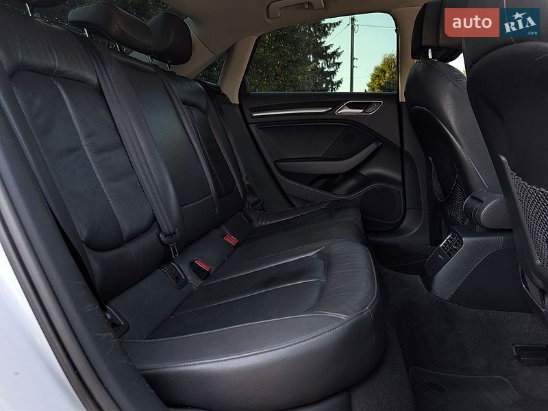 Седан Audi A3 2016 в Дрогобыче