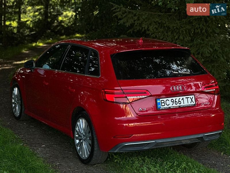 Седан Audi A3 2016 в Львові