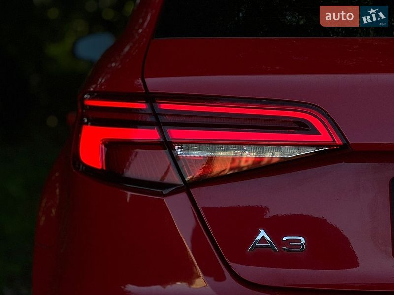 Седан Audi A3 2016 в Львові