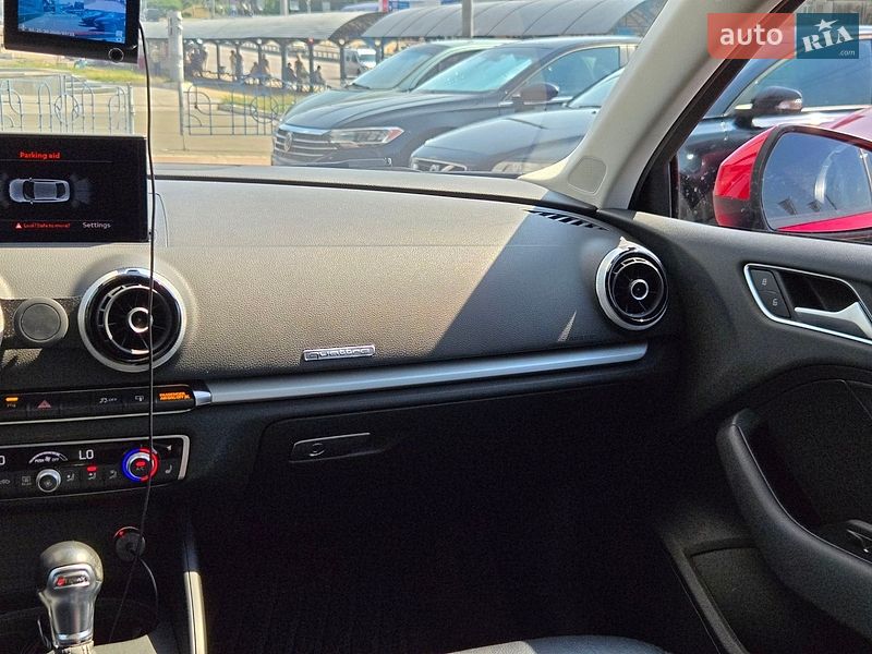 Седан Audi A3 2015 в Киеве