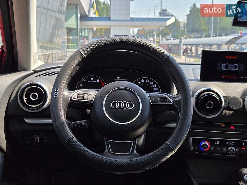 Седан Audi A3 2015 в Киеве