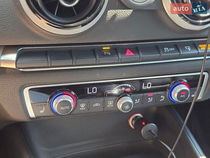 Седан Audi A3 2015 в Киеве