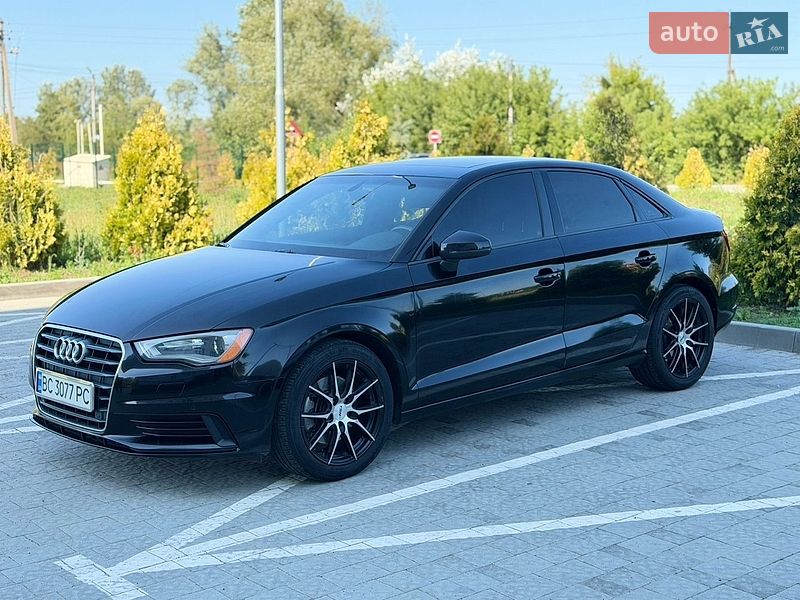 Седан Audi A3 2015 в Мостиській