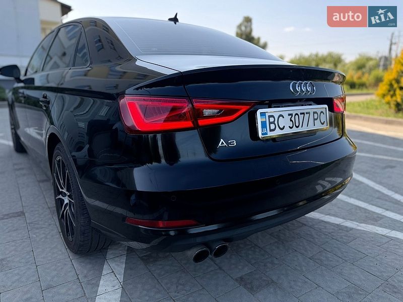Седан Audi A3 2015 в Мостиській