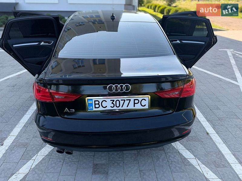 Седан Audi A3 2015 в Мостиській