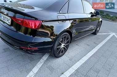 Седан Audi A3 2015 в Мостиській