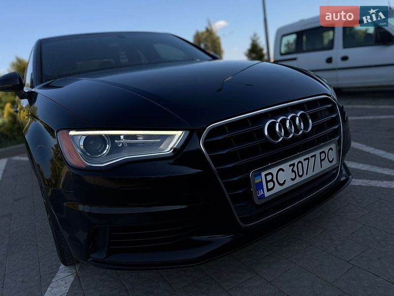 Седан Audi A3 2015 в Мостиській
