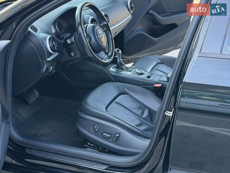 Седан Audi A3 2015 в Мостиській