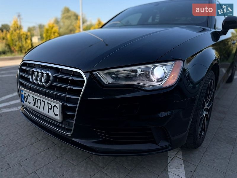 Седан Audi A3 2015 в Мостиській