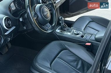Седан Audi A3 2015 в Мостиській