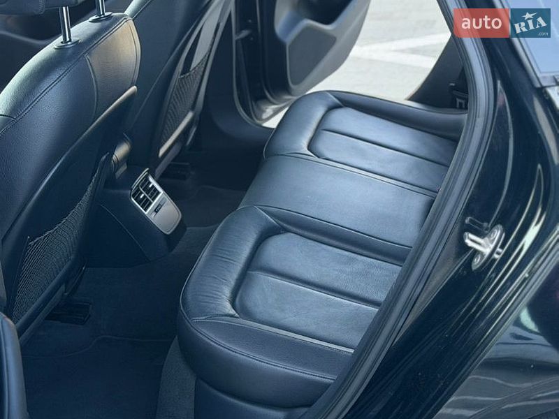 Седан Audi A3 2015 в Мостиській